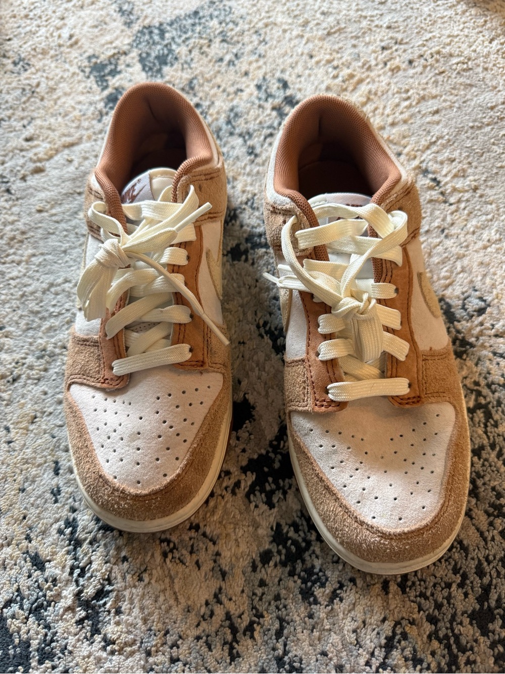 Nike dunk low medium curry’s size 5.5 Sneakers